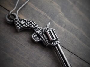 Zipper Pull - Revolver - Hand Gun - Lead Free Pewter - Made In U.S.A. - BZP-24-DS